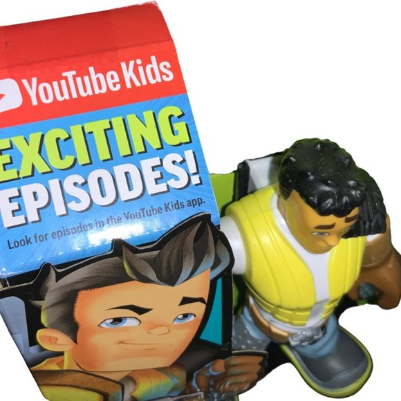 RESCUE HEROES CARLOS KITBASH ACTION FIGURE WITH ACCESSORIES -Fisher Price - Picture 9 of 12